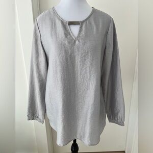 CHICO'S Pullover Grey Sheen Blouse Balloon Sleeve Round Neck Silver Closure Chic